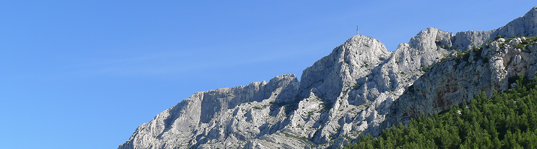 Croix de Provence vue depuis la Maison de la Sainte-Victoire