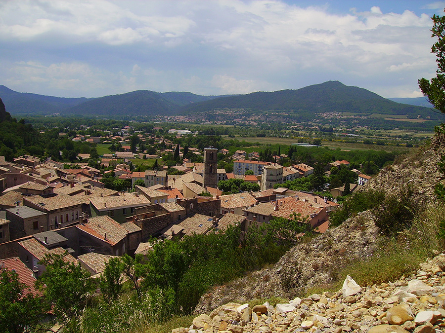 Panorama sur le village des Mées depuis le circuit de découverte