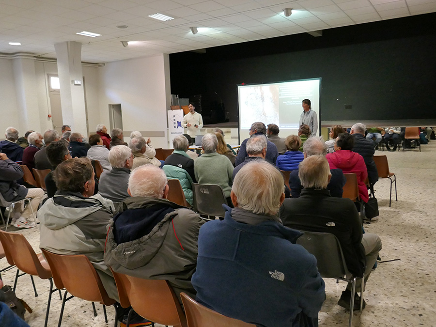 Conférence d'Hugo Pellet au foyer rural d'Orgon